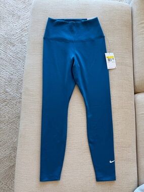 NWT Nike Therma-Fit Leggings